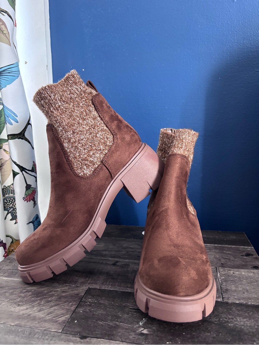 Women’s Chunky Chelsea Boot in Brown with Knit Collar